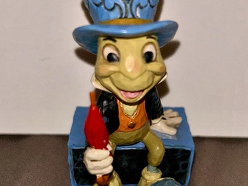 Selling with online payment: Showcase Collection Jiminy Cricket Seated Figurine