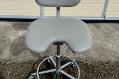 Gebruikte apparatuur: Mr Dental l Grijze Assistente / Tandarts stoel l 