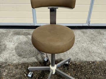 Gebruikte apparatuur: Mr Dental l Bruine Assistente / Tandarts stoel