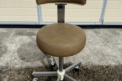 Gebruikte apparatuur: Mr Dental l Bruine Assistente / Tandarts stoel