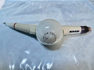 Gebruikte apparatuur: Mr Dental | EMS | Airflow Handy   