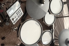 Selling with online payment: Simmons Titan 75 Electronic Drum Set – Like New (Used Once) + Map