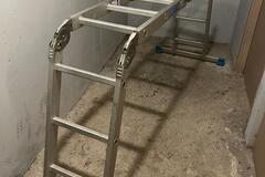 À vendre: Echelle pliante, 4 en 1 et en aluminium