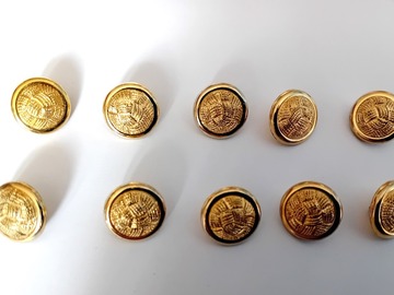 Vente: Lot de 10 boutons dorés