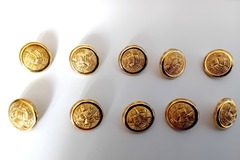 Vente: Lot de 10 boutons dorés