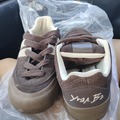 Selling with online payment: Yvan Bo Sneakers