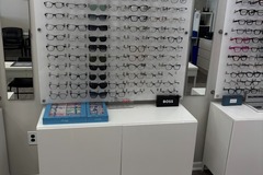Selling with online payment: Optical Displays and Furniture