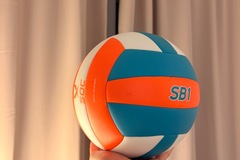 Selling: New beach volleyball 