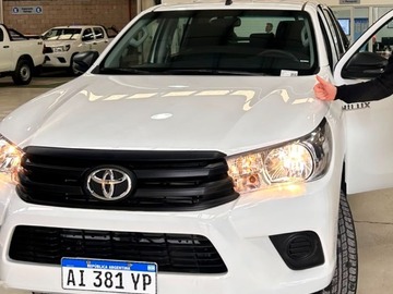 En alquiler: Camioneta 4x4 Toyota Hilux