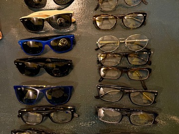 Selling with online payment: Ray Ban overstock 