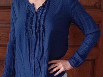 Vente: HAUT BLEU LEGER TAILLE XS