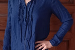 Vente: HAUT BLEU LEGER TAILLE XS
