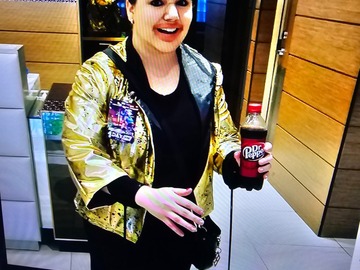 Selling with online payment: Golden jacket