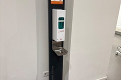 Gebruikte apparatuur: Staande dispenser handalcohol