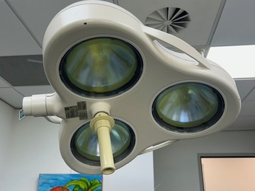 Gebruikte apparatuur: Dr Mach operatielamp, Mach M3