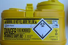 Gebruikte apparatuur: Mr Dental | Safe-Point | Naaldencontainer | Medisch Afval
