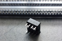 À vendre: 3.	Lot de broches de connexion femelles pour circuit imprimé