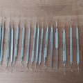 Gebruikte apparatuur: Mooie set scalers, curettes Hu-Friedy