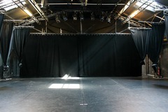 rental per half day (4h): Le Samovar : Charmant Théâtre près de Paris