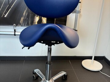 Gebruikte apparatuur: blauwe werkkruk 
