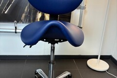 Gebruikte apparatuur: blauwe werkkruk 