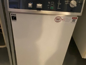 Gebruikte apparatuur: Miele G 7831 Thermo-desinfector 220 Volt.