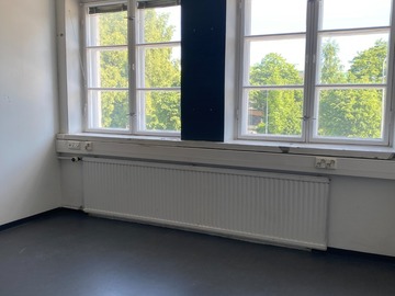 Renting out: Valoisa työhuone Vallilassa