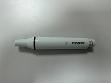 Gebruikte apparatuur: EMS EN/041 scaler handstuk