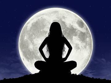 Selling: Full Moon Reading and Spells
