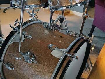 VIP Member: Ludwig '65 Downbeat 3pcs. Pink Champagne sparkle