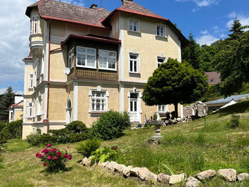 property to swap: Luxusvilla 4 Wohnungen 600qm Wfl. Marienbad Tschechien 2500qm Gru