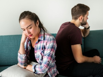 Selling: He Wants Closeness, Then Creates Distance. Mixed signals reading 