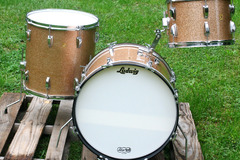 Selling with online payment: One owner 1967 Ludwig Champage sparkle 3 pc drum set