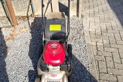 À vendre: Tondeuse honda izy HRG415 