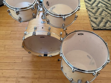 Selling with online payment: Yamaha Tour Custom Drum Set