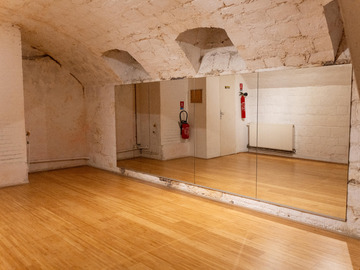 Location à l'heure: petit espace pour répétition théâtre ou cours privé