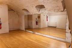 Location à l'heure: petit espace pour répétition théâtre ou cours privé