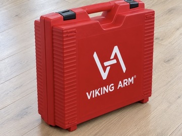 À vendre: Viking arm cabinet set