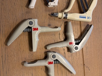 Gebruikte apparatuur: Diverse composietpistolen 7 stuks