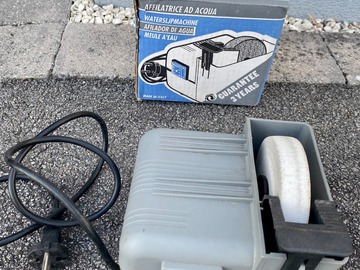 À vendre: meuleuse à eau Peugeot