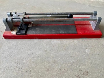 À vendre: Machine à couper les carreaux Tomecanic