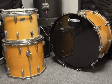 Selling with online payment: 1972 Ludwig 3ply drums 26-18-16