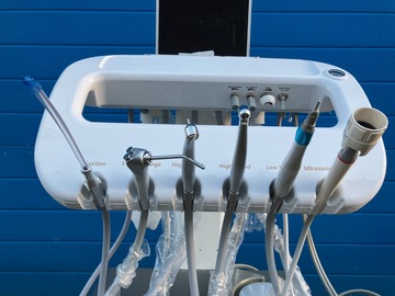 Nieuwe apparatuur: Nieuwe dentale unit met ingebouwde compressor en garantie
