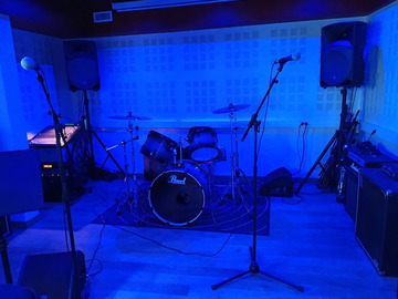 Un régisseur: Studio 120dB – Mixage live – Ivry-sur-Seine