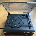 Selling: Vinyl turntable