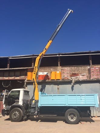 Camión con Hidrogrua 10T 