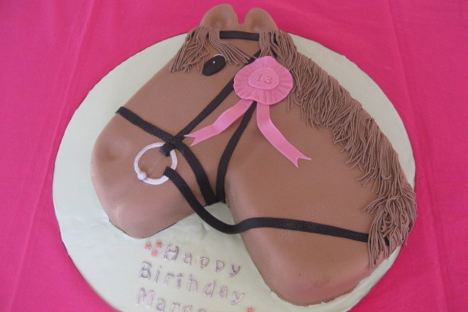 Catering & Cooking Classes, Designer Cakes for all occasions