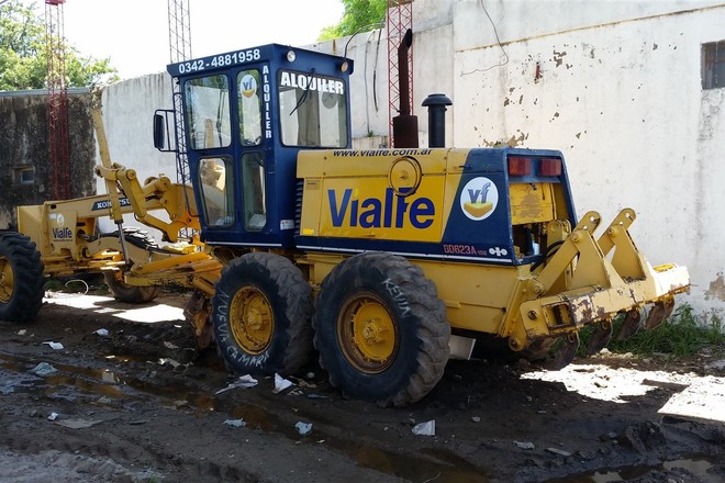 Motoniveladora Komatsu GD623A