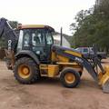 En alquiler: PALA RETRO JHON DEERE 310 J 