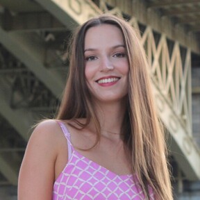 Noémi